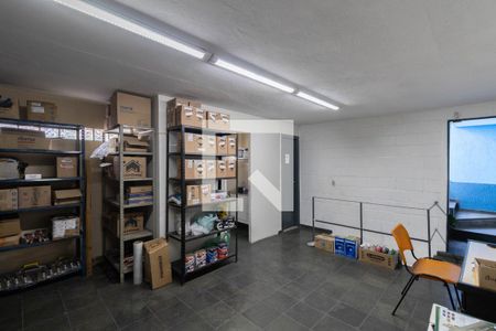 Casa à venda com 400m², 2 quartos e 6 vagasSala Comercial