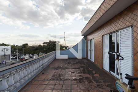 Casa à venda com 400m², 2 quartos e 6 vagasVaranda