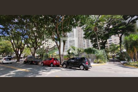 Apartamento para alugar com 92m², 2 quartos e 1 vagaFachada