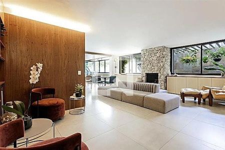 Casa à venda com 300m², 4 quartos e 3 vagas