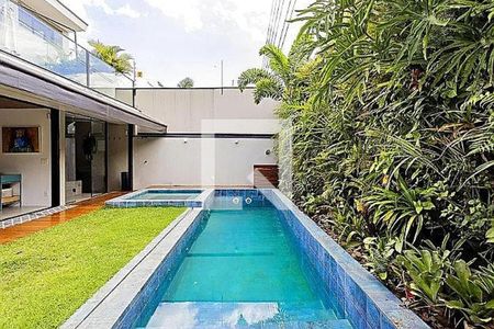 Casa à venda com 4 quartos, 300m² em Brooklin, São Paulo