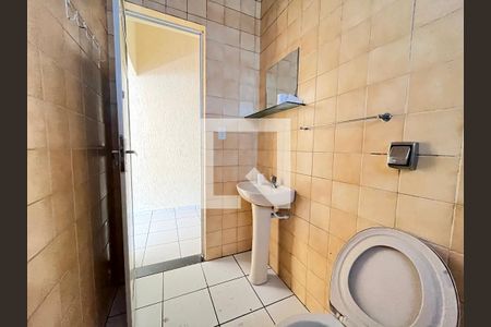 Banheiro de casa para alugar com 1 quarto, 60m² em Vila do Encontro, São Paulo