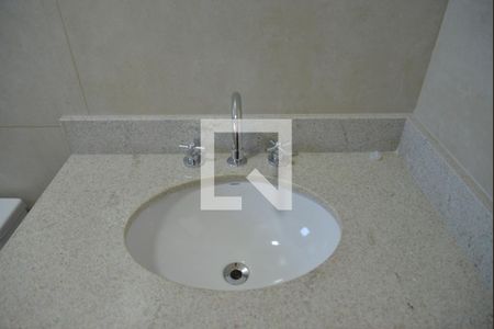 Casa à venda com 270m², 3 quartos e 4 vagasBanheiro 1