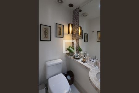 Lavabo de apartamento para alugar com 3 quartos, 189m² em Gonzaga, Santos