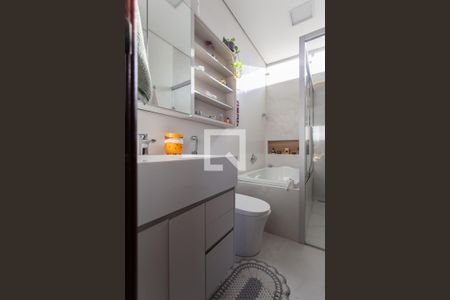 Casa à venda com 360m², 4 quartos e 1 vagaBanheiro da Suíte 1