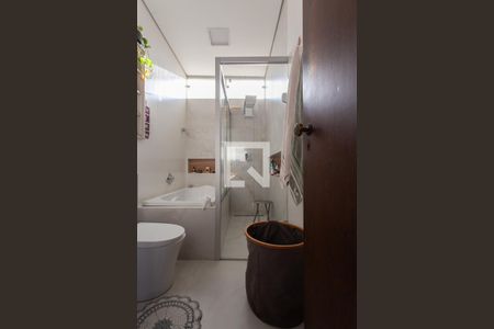 Casa à venda com 360m², 4 quartos e 1 vagaBanheiro da Suíte 1