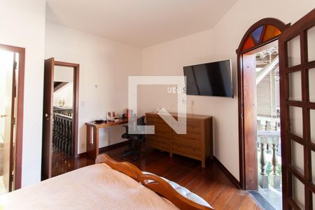 Casa à venda com 360m², 4 quartos e 1 vagaSuíte 1