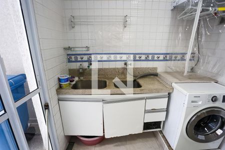 Casa à venda com 190m², 3 quartos e 3 vagas Casa à venda com 190m², 3 quartos e 3 vagasÁrea de Serviço