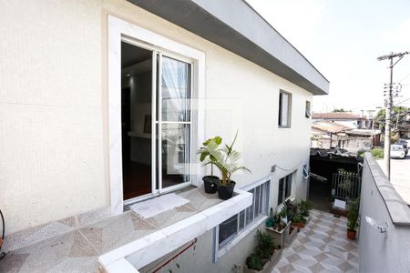 Casa à venda com 190m², 3 quartos e 3 vagas Casa à venda com 190m², 3 quartos e 3 vagasVaranda
