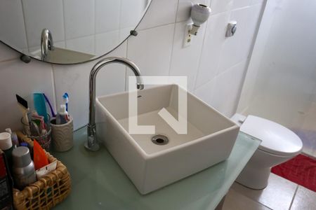 Casa à venda com 190m², 3 quartos e 3 vagas Casa à venda com 190m², 3 quartos e 3 vagasBanheiro