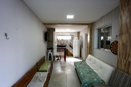 Casa à venda com 190m², 3 quartos e 3 vagas Casa à venda com 190m², 3 quartos e 3 vagasEspaço Gourmet