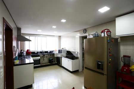 Casa à venda com 190m², 3 quartos e 3 vagas Casa à venda com 190m², 3 quartos e 3 vagascozinha