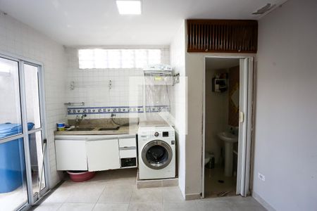 Casa à venda com 190m², 3 quartos e 3 vagas Casa à venda com 190m², 3 quartos e 3 vagasserviço