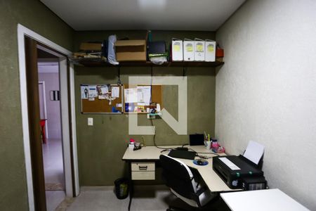 Casa à venda com 190m², 3 quartos e 3 vagas Casa à venda com 190m², 3 quartos e 3 vagasEscritório