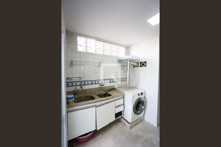 Casa à venda com 190m², 3 quartos e 3 vagas Casa à venda com 190m², 3 quartos e 3 vagasÁrea de Serviço