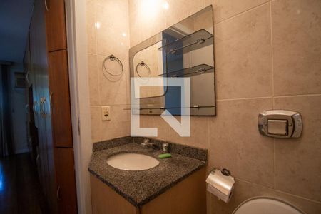 Apartamento para alugar com 110m², 2 quartos e 2 vagas Apartamento para alugar com 110m², 2 quartos e 2 vagasBanheiro da Suíte