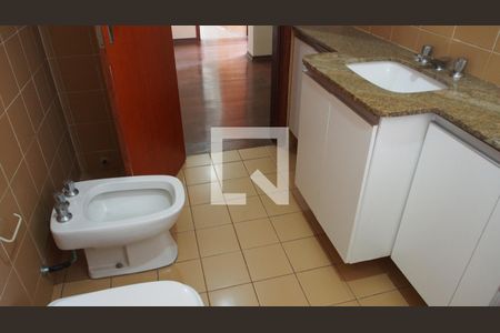 Apartamento à venda com 202m², 4 quartos e 2 vagasBanheiro