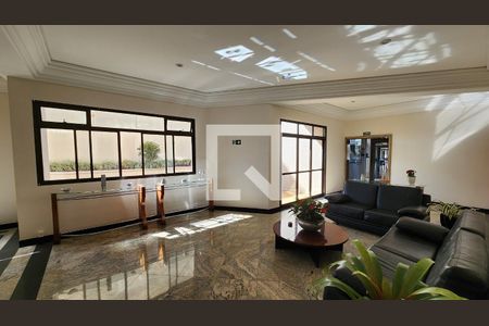 Apartamento à venda com 202m², 4 quartos e 2 vagas Apartamento à venda com 202m², 4 quartos e 2 vagasHall social