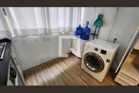Apartamento para alugar com 50m², 2 quartos e 1 vaga Apartamento para alugar com 50m², 2 quartos e 1 vagaCozinha e Área de Serviço