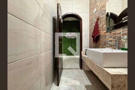 Casa à venda com 230m², 4 quartos e 3 vagasLavabo