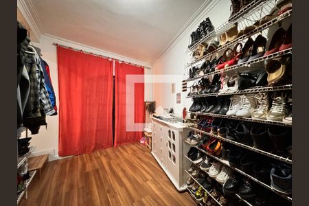 Casa à venda com 230m², 4 quartos e 3 vagasCloset da suíte
