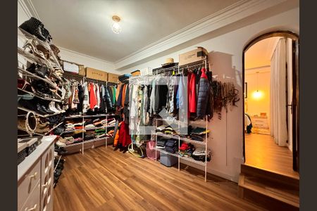 Casa à venda com 230m², 4 quartos e 3 vagasCloset da suíte