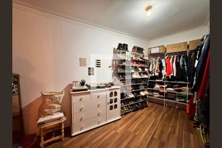 Casa à venda com 230m², 4 quartos e 3 vagasCloset da suíte