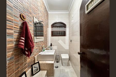 Casa à venda com 230m², 4 quartos e 3 vagasLavabo