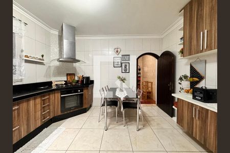 Casa à venda com 230m², 4 quartos e 3 vagasCozinha