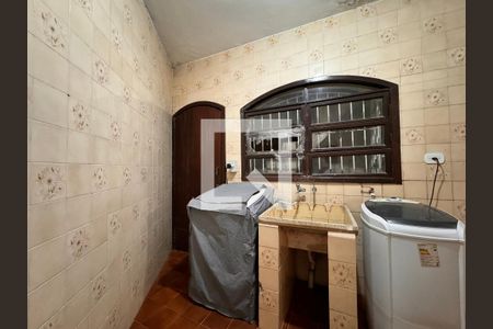 Casa à venda com 230m², 4 quartos e 3 vagasLavanderia