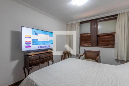 Casa à venda com 315m², 4 quartos e 4 vagasQuarto Suíte