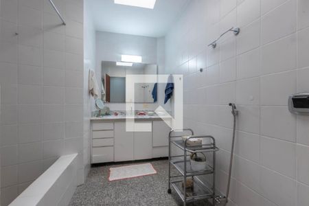 Casa à venda com 315m², 4 quartos e 4 vagasBanheiro