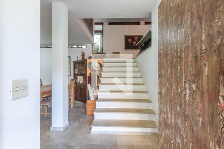 Casa à venda com 315m², 4 quartos e 4 vagasSala