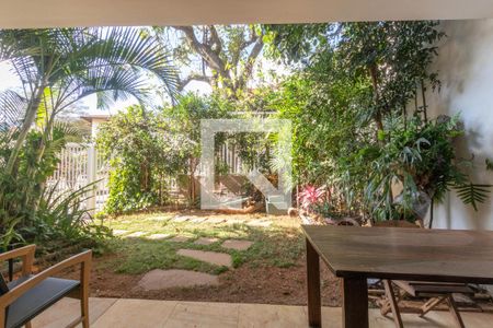 Casa à venda com 315m², 4 quartos e 4 vagasÁrea externa