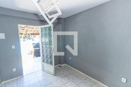 Sala de apartamento para alugar com 2 quartos, 60m² em Marechal Hermes, Rio de Janeiro
