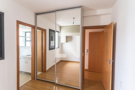 Apartamento à venda com 120m², 2 quartos e 2 vagasArmário da Suíte