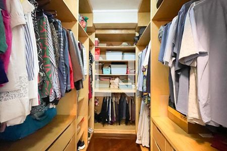 Apartamento à venda com 306m², 3 quartos e 4 vagasCloset - Suíte 3