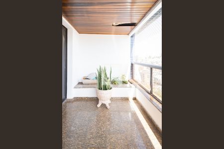 Apartamento à venda com 306m², 3 quartos e 4 vagasSacada - Cobertura