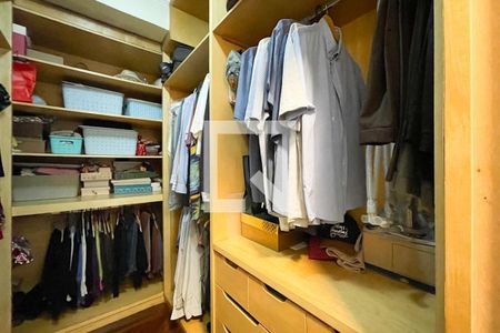 Apartamento à venda com 306m², 3 quartos e 4 vagasCloset - Suíte 3