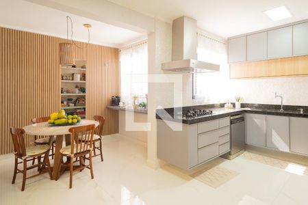 Apartamento à venda com 306m², 3 quartos e 4 vagasCopa e Cozinha