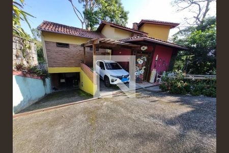 Casa à venda com 4 quartos, 246m² em Mata Paca, Niterói