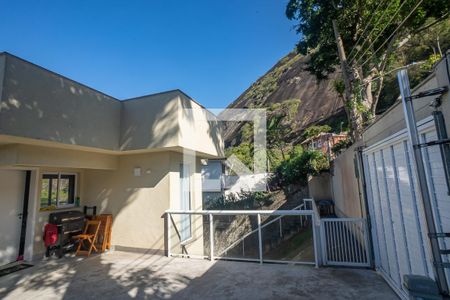 Casa de condomínio para alugar com 120m², 2 quartos e 2 vagasCobertura