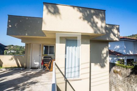 Casa de condomínio para alugar com 120m², 2 quartos e 2 vagasCobertura