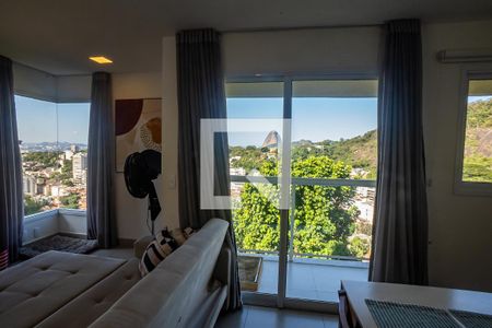 Casa de condomínio para alugar com 120m², 2 quartos e 2 vagasSala