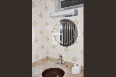 Apartamento para alugar com 60m², 2 quartos e 1 vaga Apartamento para alugar com 60m², 2 quartos e 1 vagaDetalhe do Banheiro Social