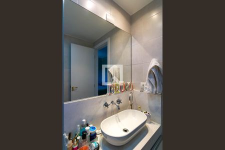 Apartamento à venda com 130m², 3 quartos e 3 vagasBanheiro 3