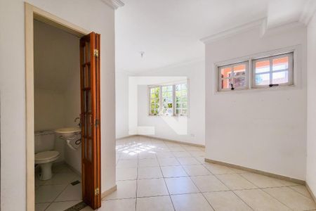 Sala de casa de condomínio para alugar com 2 quartos, 90m² em Jardim Califórnia, Jacareí