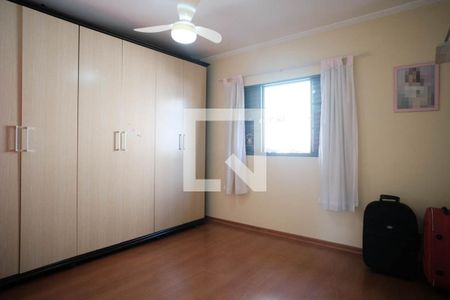 Quarto 1 de casa para alugar com 2 quartos, 90m² em Vila Pierina, São Paulo