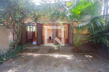 Área Externa Sala de casa para alugar com 4 quartos, 700m² em Chácara Monte Alegre, São Paulo