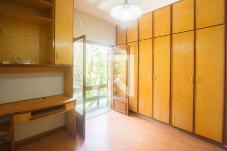 Casa à venda com 700m², 4 quartos e 4 vagasQuarto 1